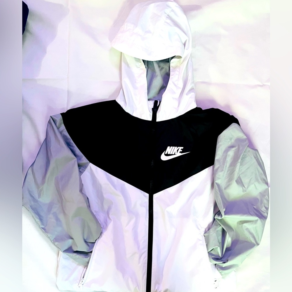 Youth (M) Nike Windbreaker